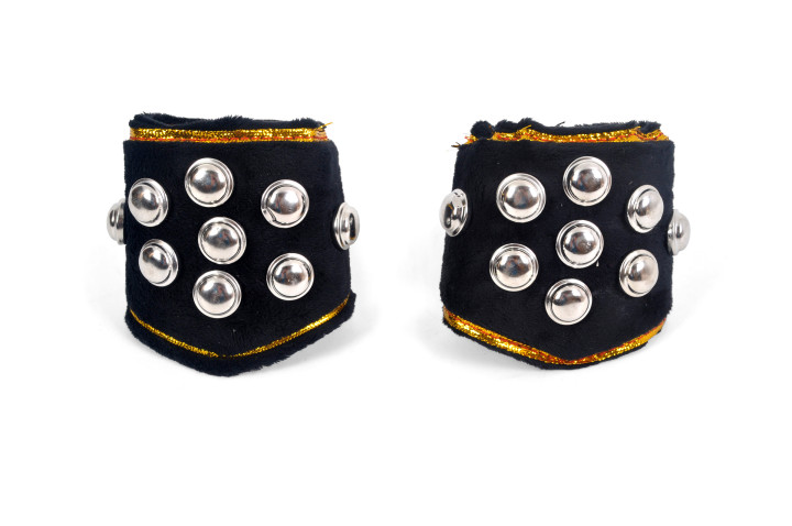 Pair Hung Gar Wrist, Velvet