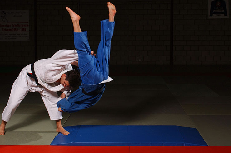 Tapetes de queda, Nage Komi