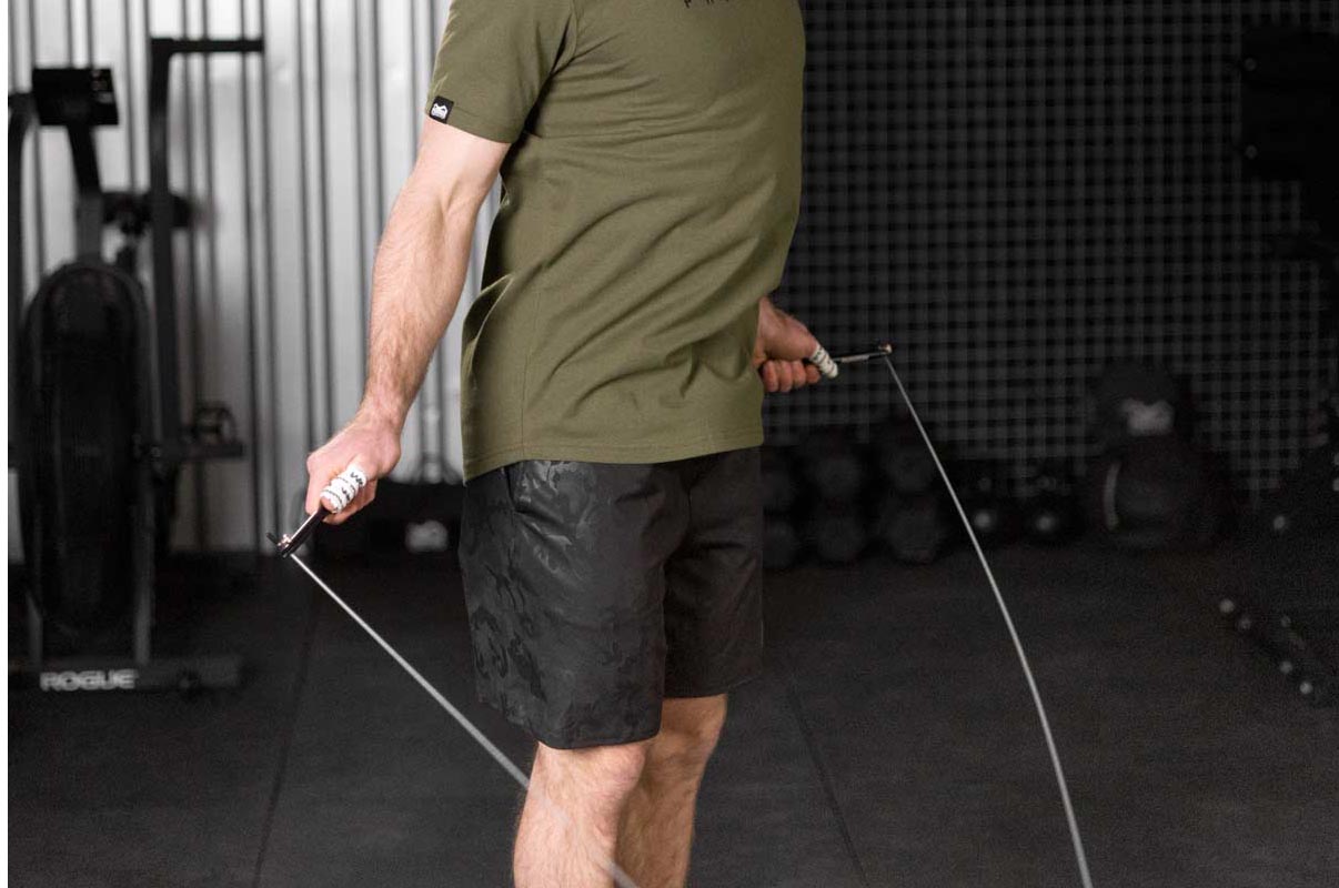 Corde à sauter légère pour le fitness et l'exercice réglable avec poignée  en pl