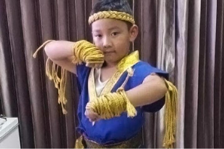 Mongkon, Prajeet & Muay Boran Muay Thai, Dourado