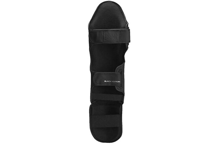 Step & shinguards -  Black Edition, Leone