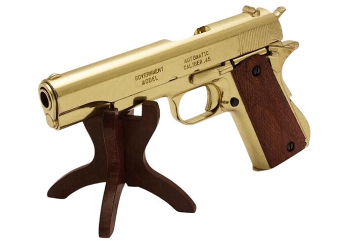 Pistola em Aço, Coronha em Madeira - Réplica M1911
