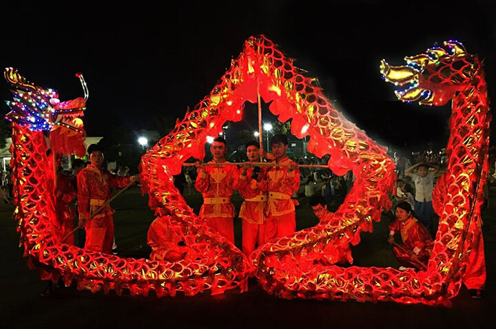 Dragão Luminoso - Vermelho e Dourado, 7 Pessoas