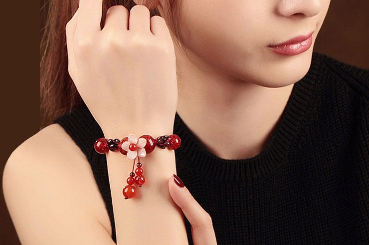 Pulsera China con Perlas rojas, Flores