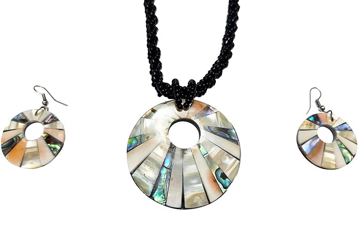 Conjunto de jóias Tailandesas de Madrepérola, Sisan