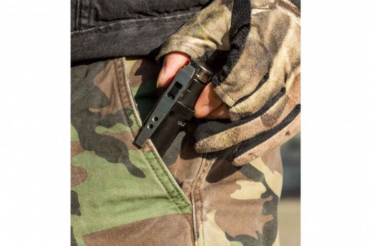Telescopic baton, Automatic deployment