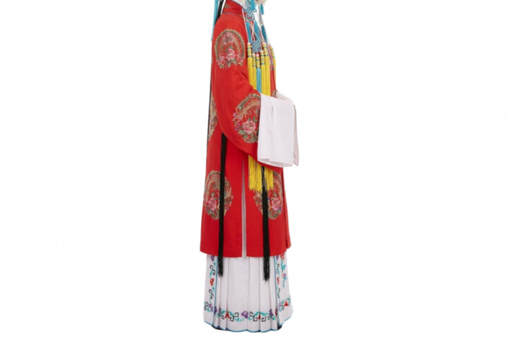 Traditional Chinese opera costume, Tuan Hua - Embroidered floral motifs