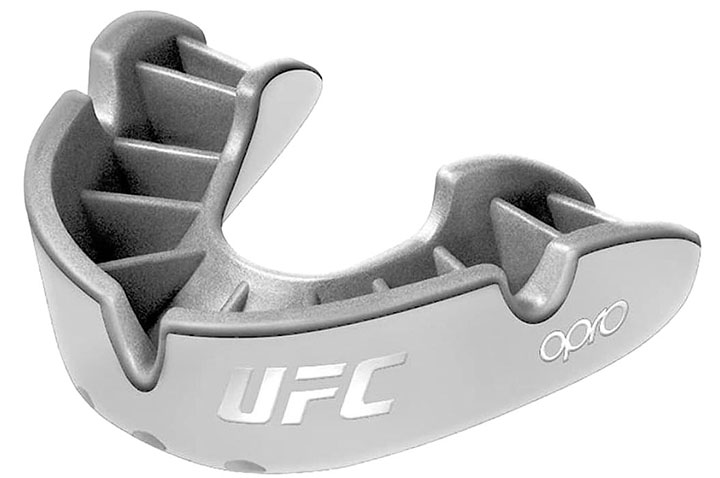 Protetor bucal único, termoformável - OPRO vs UFC V2, OPRO